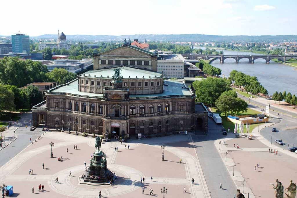 Blick zur Semperoper