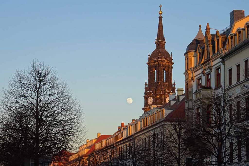 Königstrasse mit Dreikönigskirche